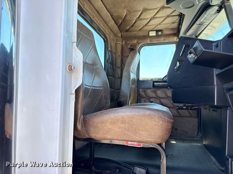 image for item EG5755 2008 Freightliner FLD120 dump truck