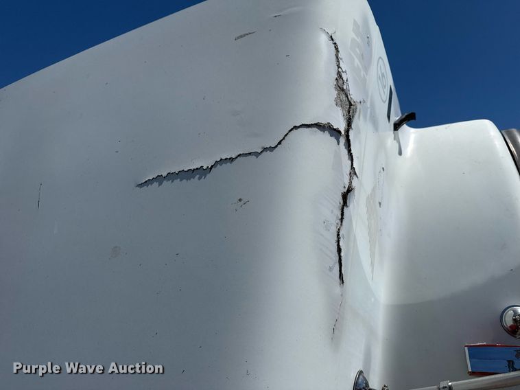 image for item EG5755 2008 Freightliner FLD120 dump truck