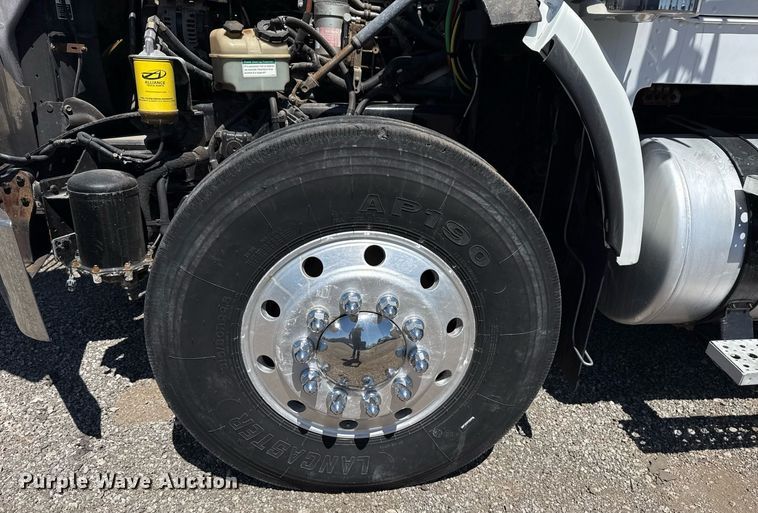 image for item EG5755 2008 Freightliner FLD120 dump truck