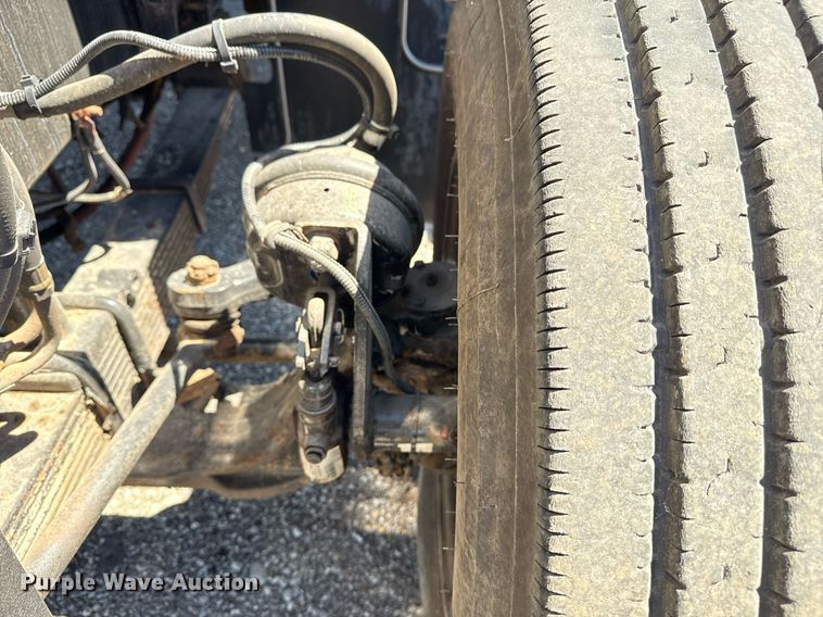 image for item EG5755 2008 Freightliner FLD120 dump truck