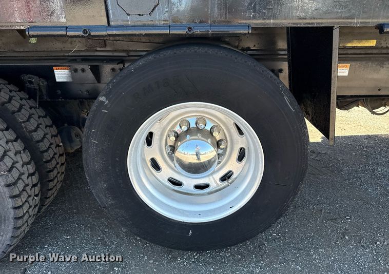 image for item EG5755 2008 Freightliner FLD120 dump truck