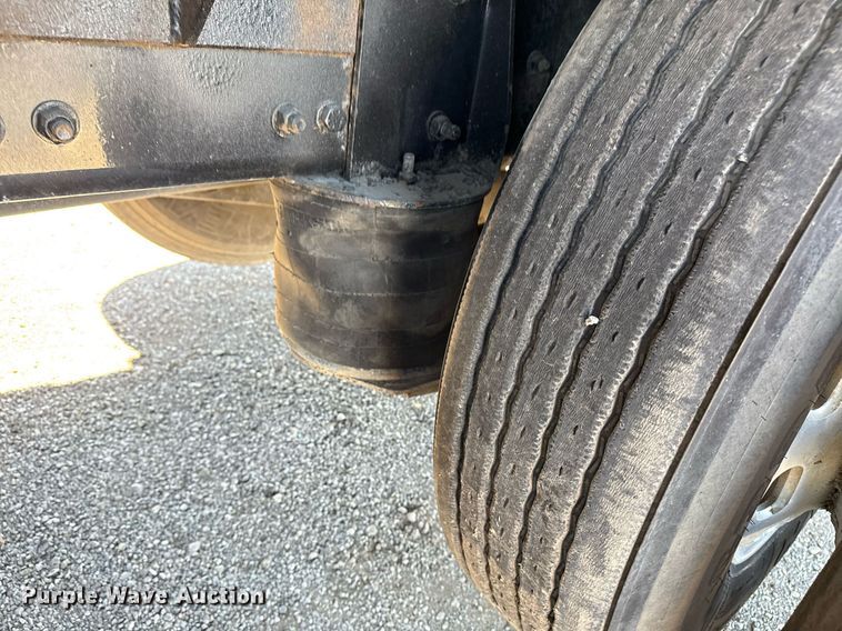 image for item EG5755 2008 Freightliner FLD120 dump truck