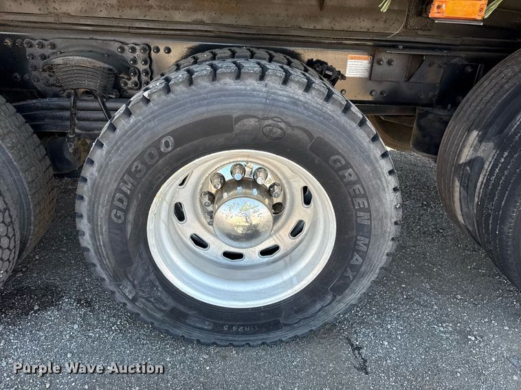 image for item EG5755 2008 Freightliner FLD120 dump truck