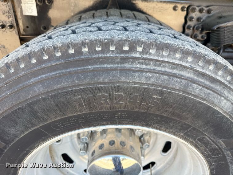 image for item EG5755 2008 Freightliner FLD120 dump truck