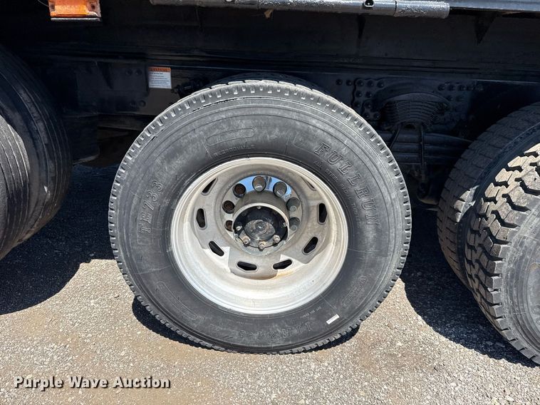 image for item EG5755 2008 Freightliner FLD120 dump truck