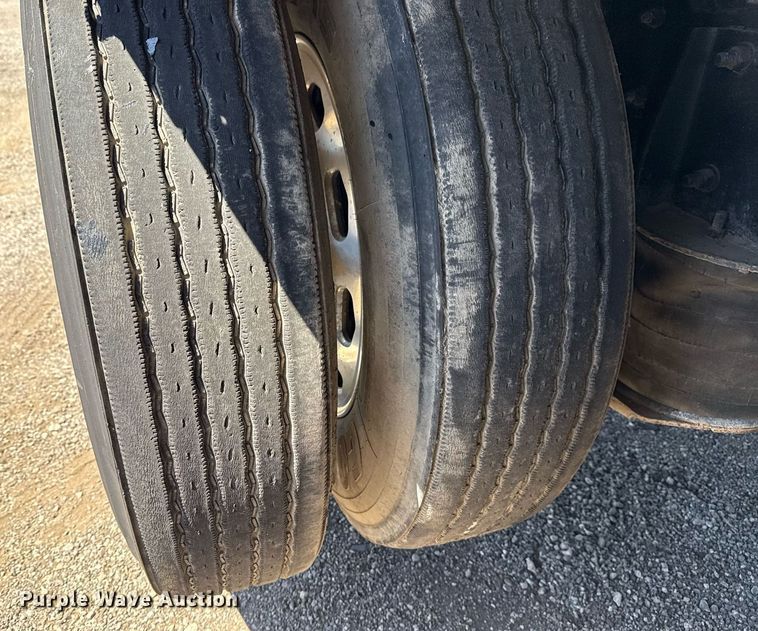 image for item EG5755 2008 Freightliner FLD120 dump truck