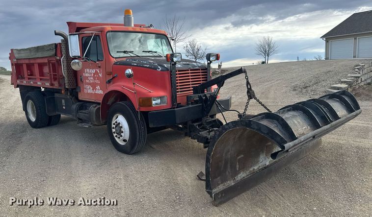 image for item EG6209 1993 International 4900 dump truck