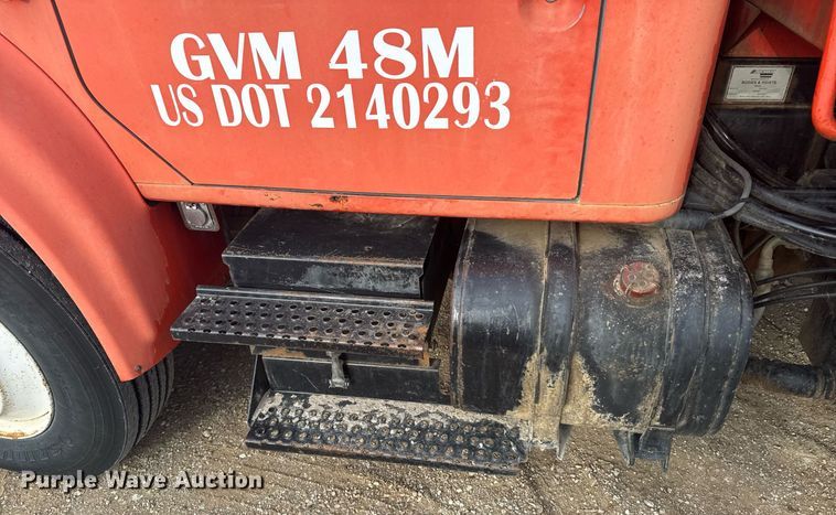 image for item EG6209 1993 International 4900 dump truck
