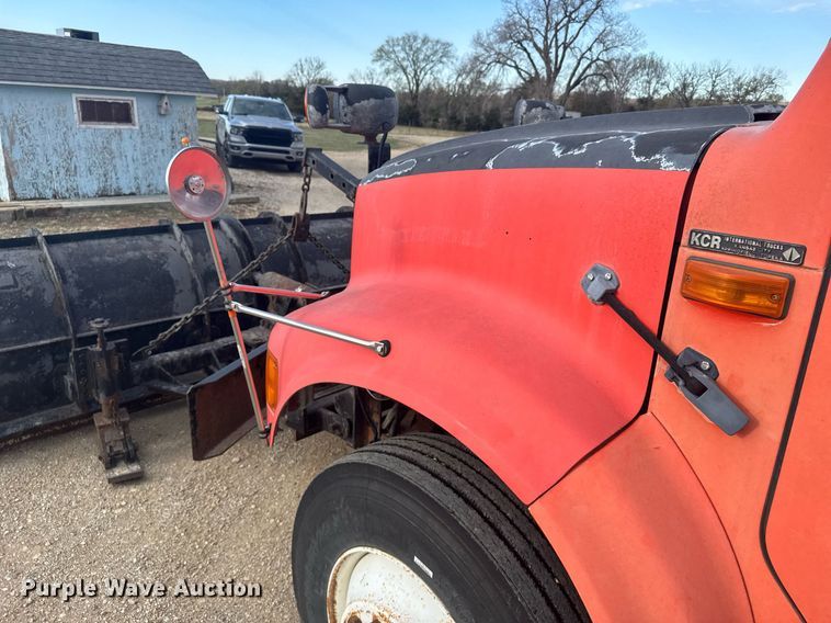 image for item EG6209 1993 International 4900 dump truck