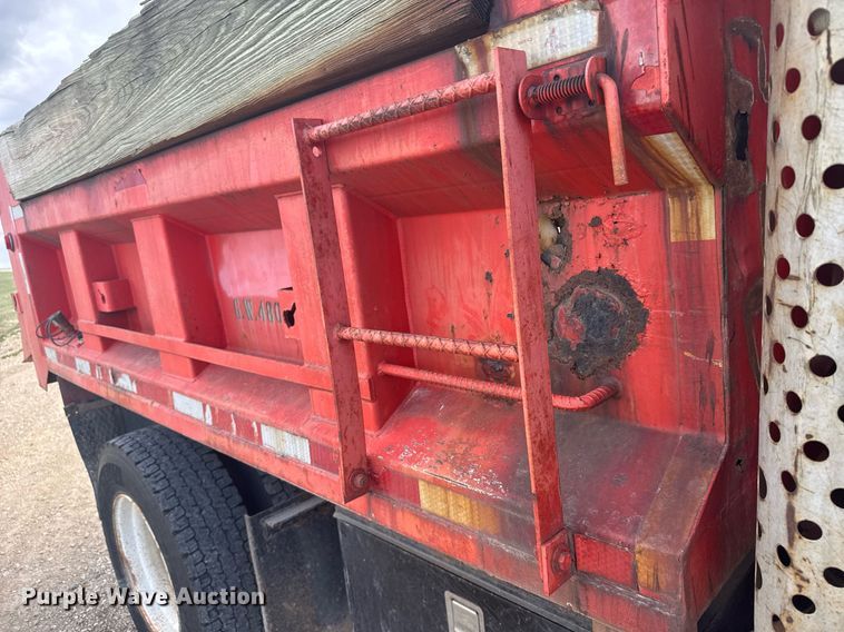image for item EG6209 1993 International 4900 dump truck