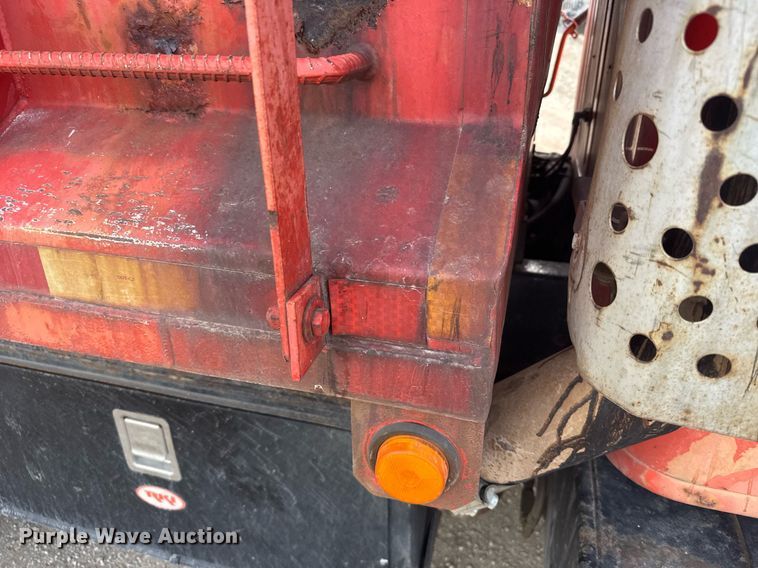 image for item EG6209 1993 International 4900 dump truck