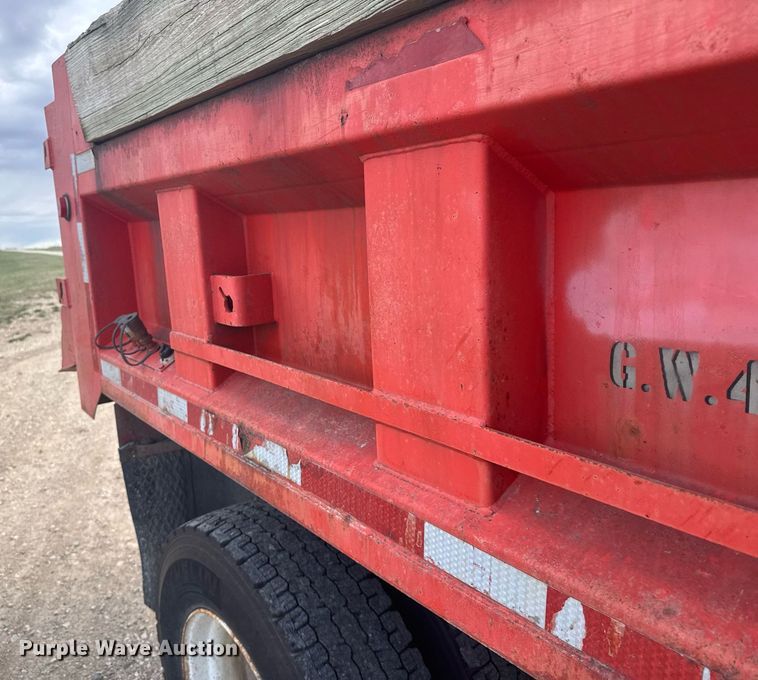 image for item EG6209 1993 International 4900 dump truck