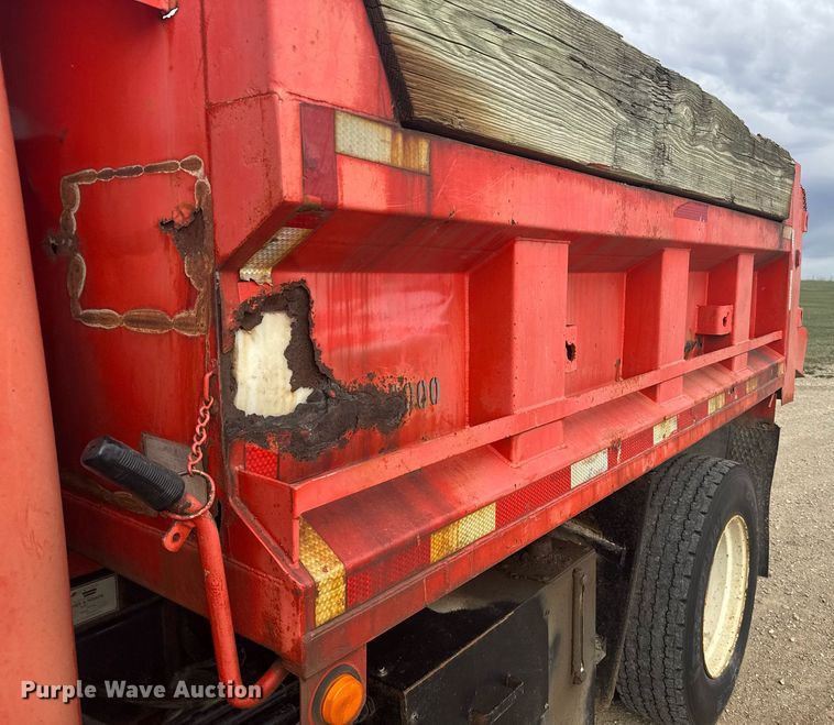 image for item EG6209 1993 International 4900 dump truck