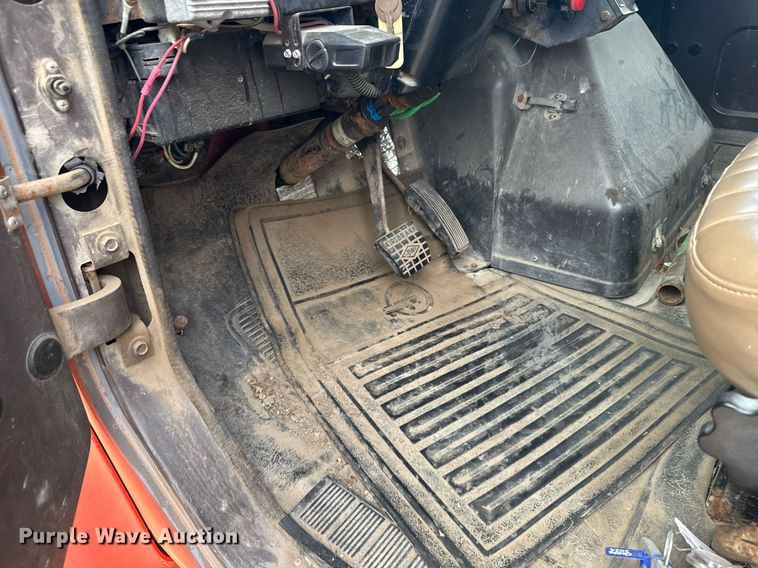 image for item EG6209 1993 International 4900 dump truck