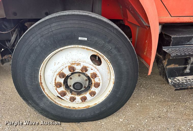 image for item EG6209 1993 International 4900 dump truck