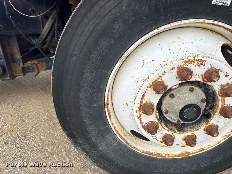 image for item EG6209 1993 International 4900 dump truck