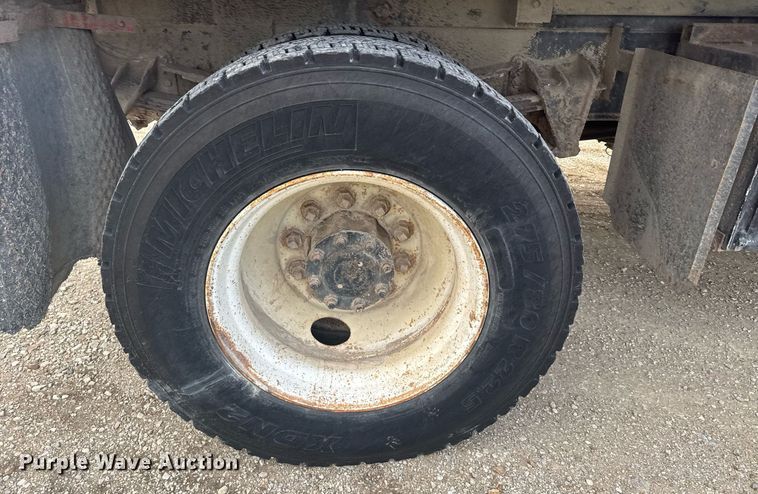 image for item EG6209 1993 International 4900 dump truck