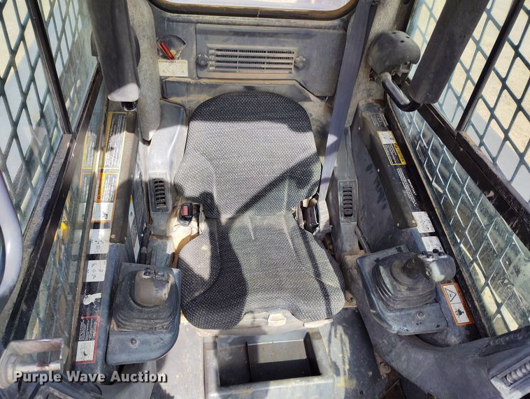 image for item EH0235 2012 John Deere 323D tracked skid steer loader