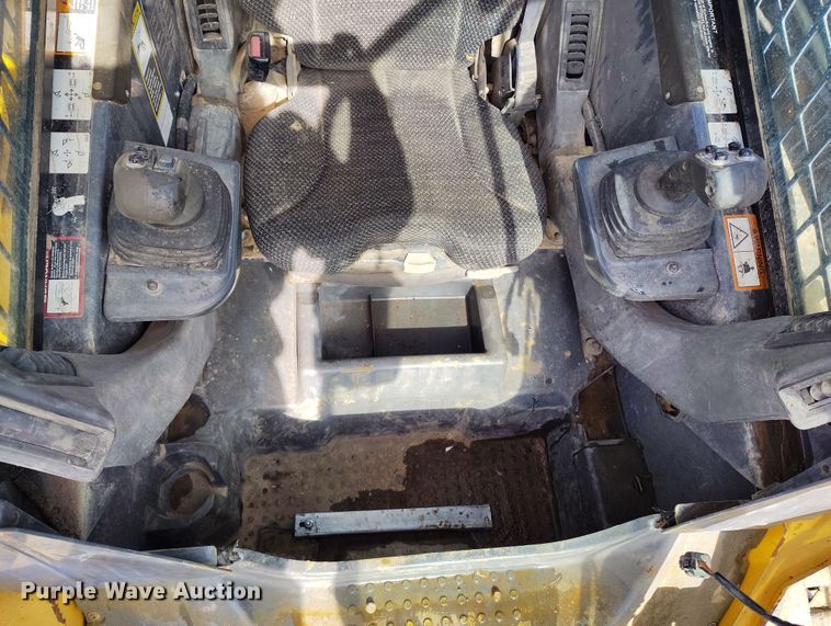 image for item EH0235 2012 John Deere 323D tracked skid steer loader