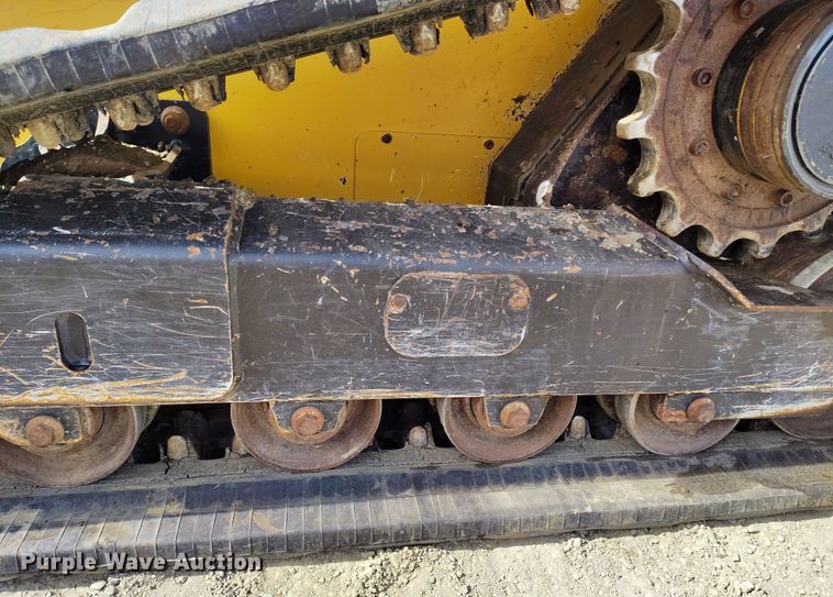 image for item EH0235 2012 John Deere 323D tracked skid steer loader