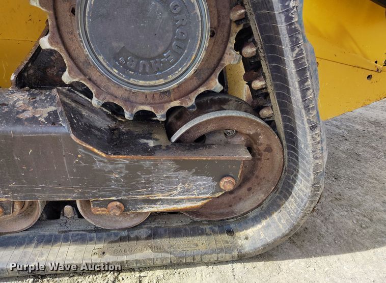 image for item EH0235 2012 John Deere 323D tracked skid steer loader