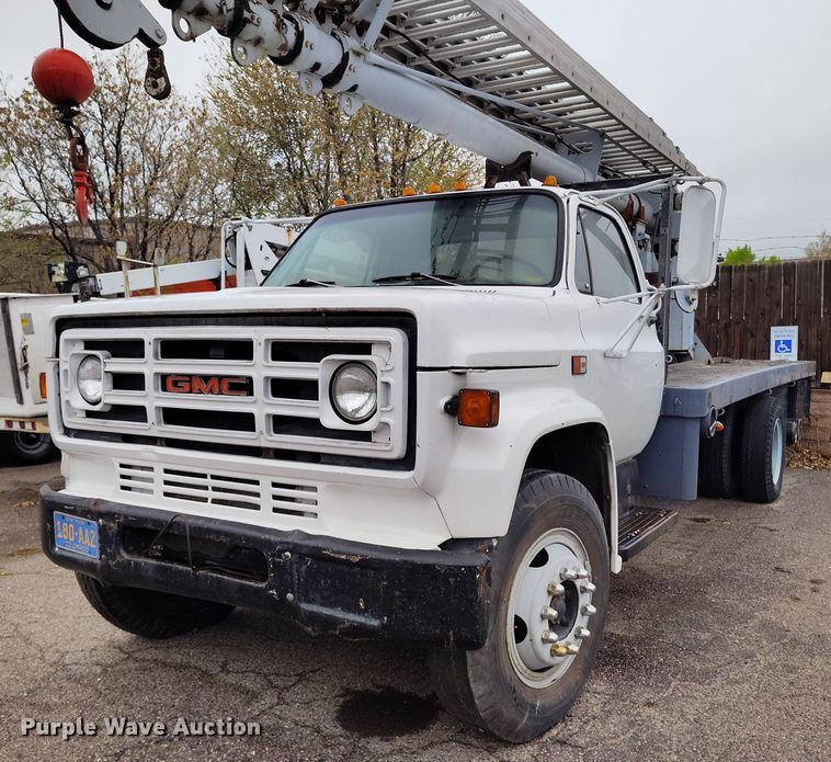 image for item EH0280 1983 GMC C6000 crane truck