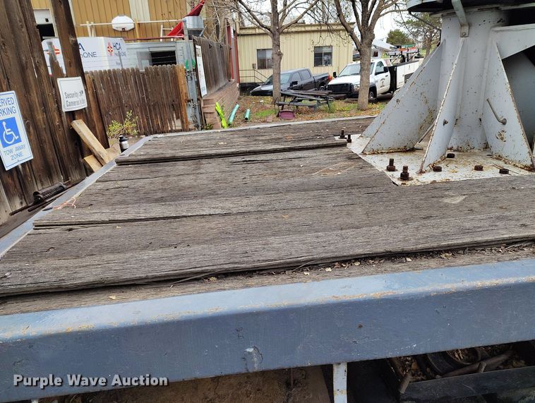 image for item EH0280 1983 GMC C6000 crane truck