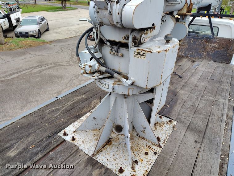 image for item EH0280 1983 GMC C6000 crane truck