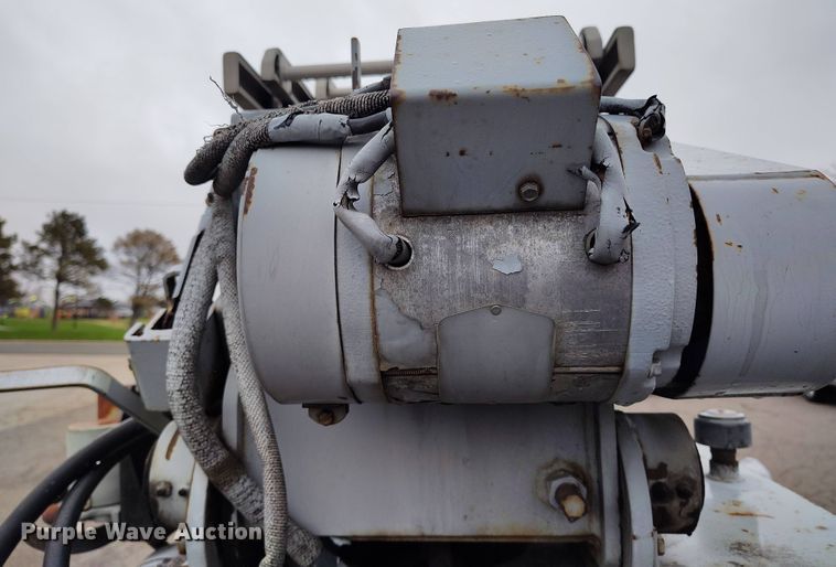 image for item EH0280 1983 GMC C6000 crane truck