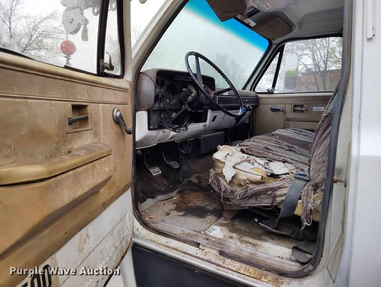 image for item EH0280 1983 GMC C6000 crane truck