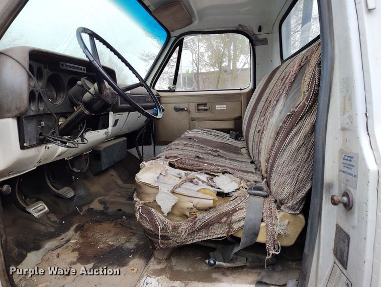 image for item EH0280 1983 GMC C6000 crane truck