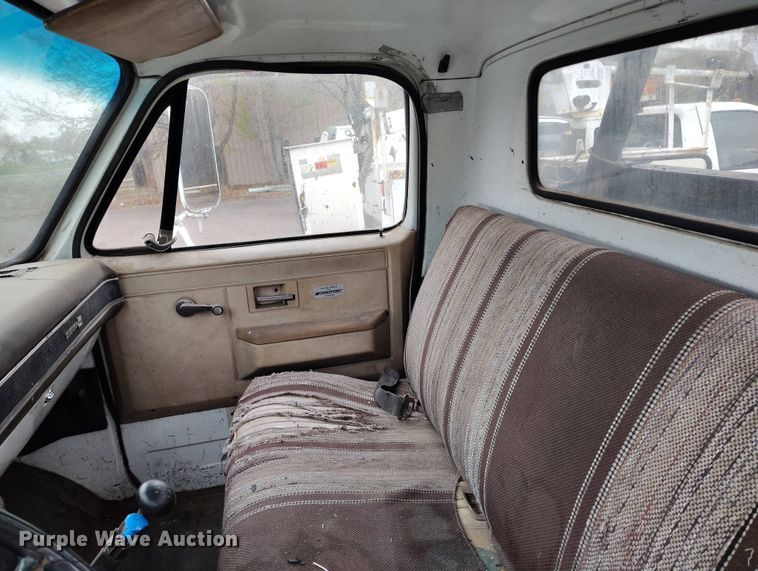 image for item EH0280 1983 GMC C6000 crane truck