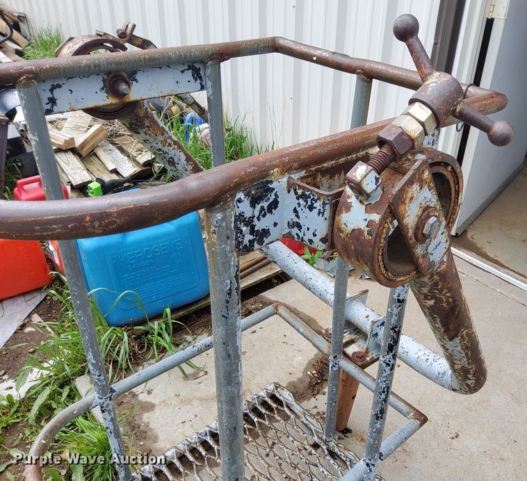 image for item EH0280 1983 GMC C6000 crane truck