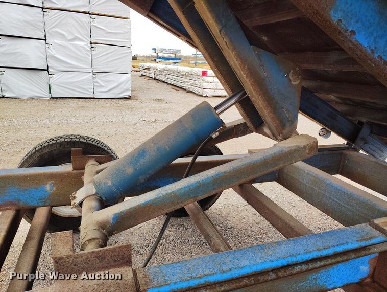 image for item EH0282 1999 Shop built dump trailer