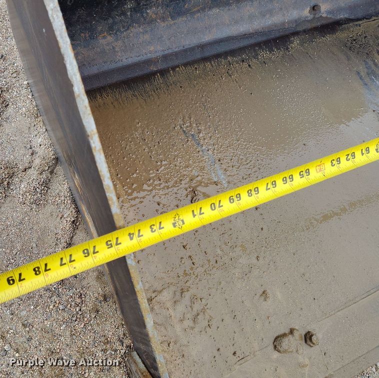 image for item EH0283 2023 Takeuchi TL10V-2 tracked skid steer loader