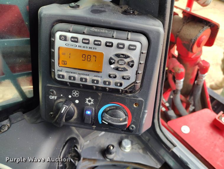 image for item EH0283 2023 Takeuchi TL10V-2 tracked skid steer loader