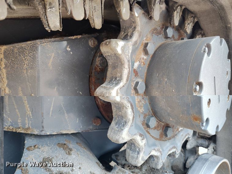 image for item EH0283 2023 Takeuchi TL10V-2 tracked skid steer loader