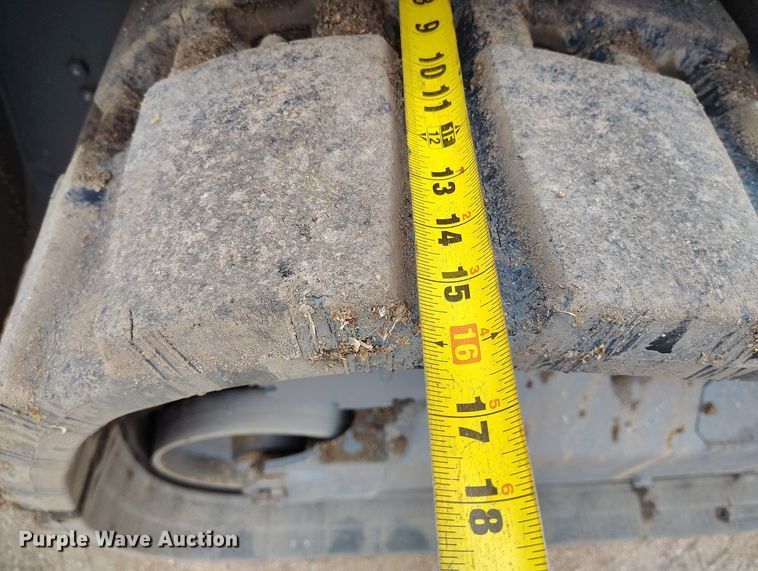 image for item EH0283 2023 Takeuchi TL10V-2 tracked skid steer loader