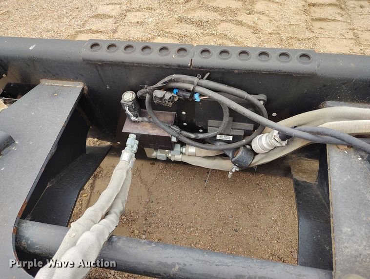 image for item EH0284 2013 Bobcat Box Blade Laser skid steer box blade