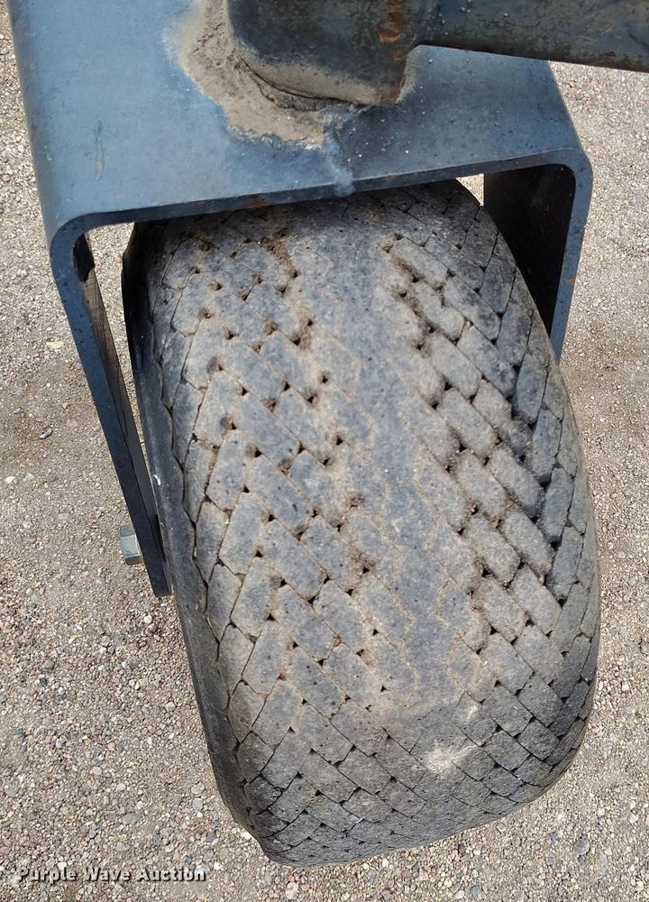 image for item EH0284 2013 Bobcat Box Blade Laser skid steer box blade