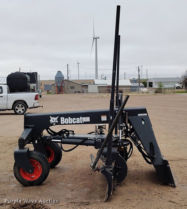 image for item EH0285 2016 Bobcat Grader 108 skid steer grader