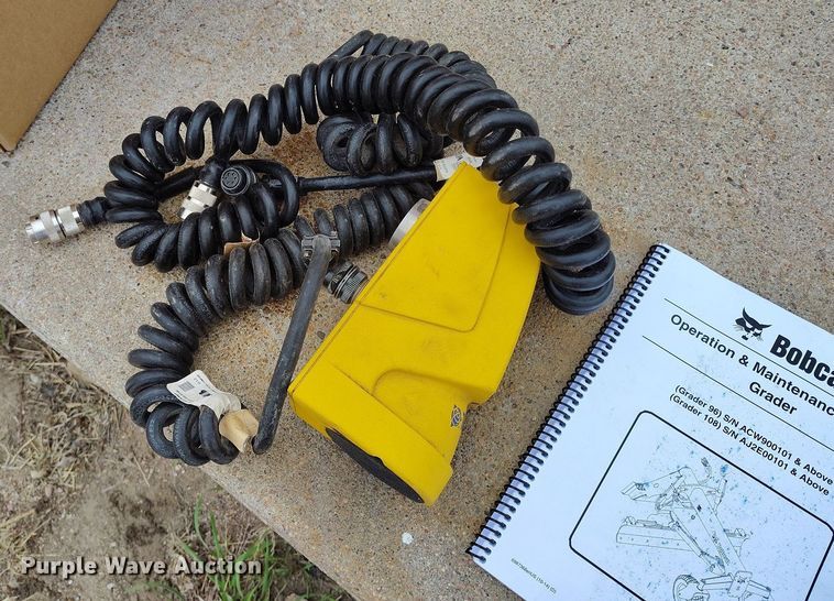 image for item EH0285 2016 Bobcat Grader 108 skid steer grader