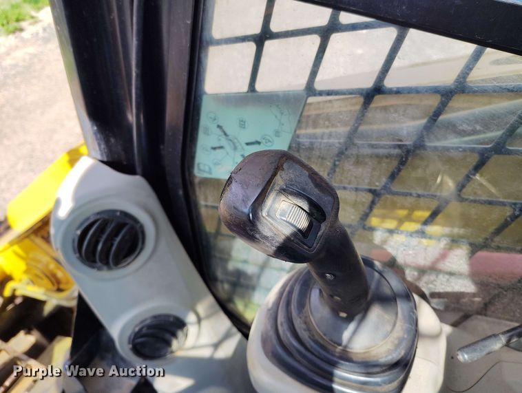 image for item EH0290 2007 Caterpillar 262C skid steer loader