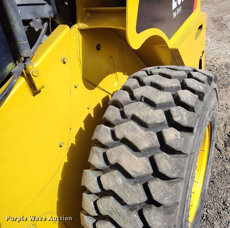 image for item EH0290 2007 Caterpillar 262C skid steer loader