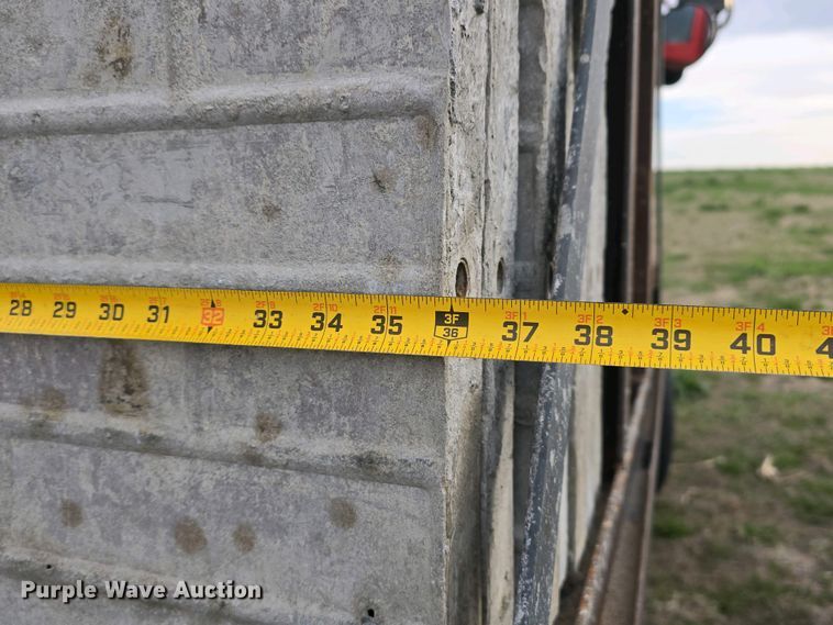 image for item EH8859 Approximately 610 concrete wall forms