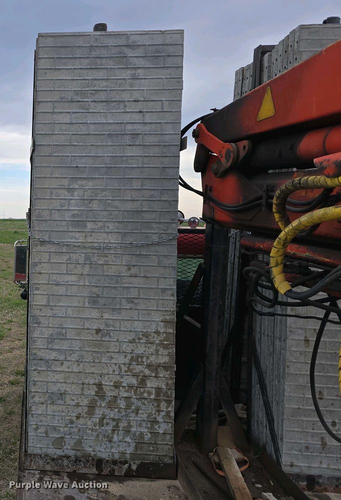 image for item EH8859 Approximately 610 concrete wall forms