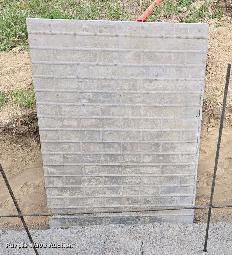 image for item EH8859 Approximately 610 concrete wall forms