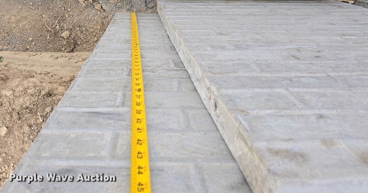 image for item EH8859 Approximately 610 concrete wall forms