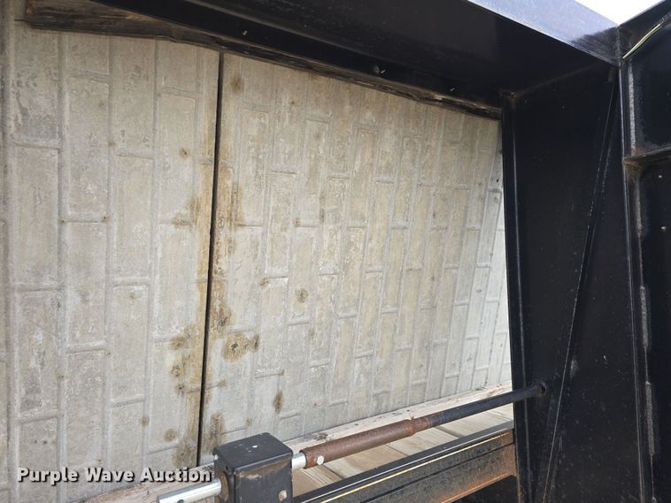 image for item EH8859 Approximately 610 concrete wall forms