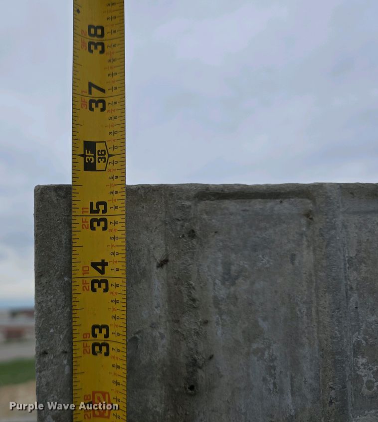 image for item EH8859 Approximately 610 concrete wall forms